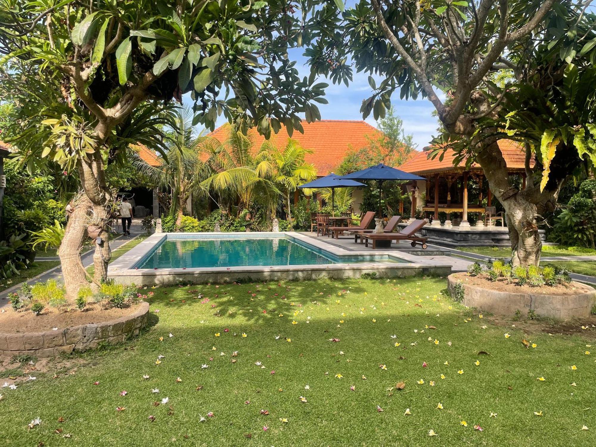 Graha Madesimon Hotel Ketewel ภายนอก รูปภาพ