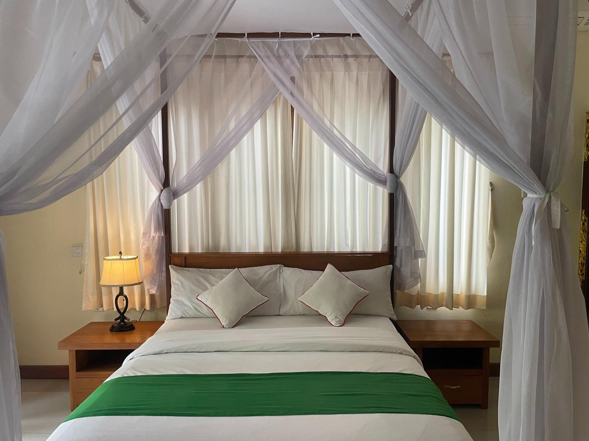 Graha Madesimon Hotel Ketewel ภายนอก รูปภาพ