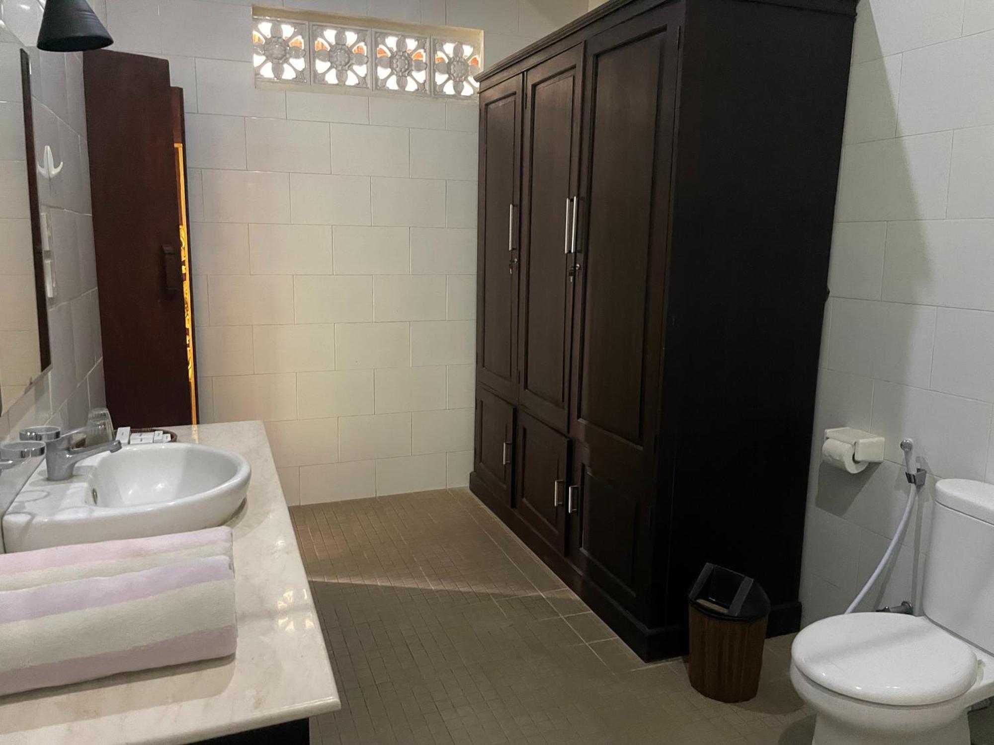 Graha Madesimon Hotel Ketewel ภายนอก รูปภาพ